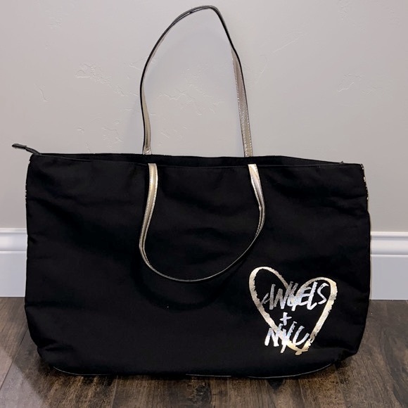 NWOT VS 2018 Fashion Show Tote - Picture 5 of 6